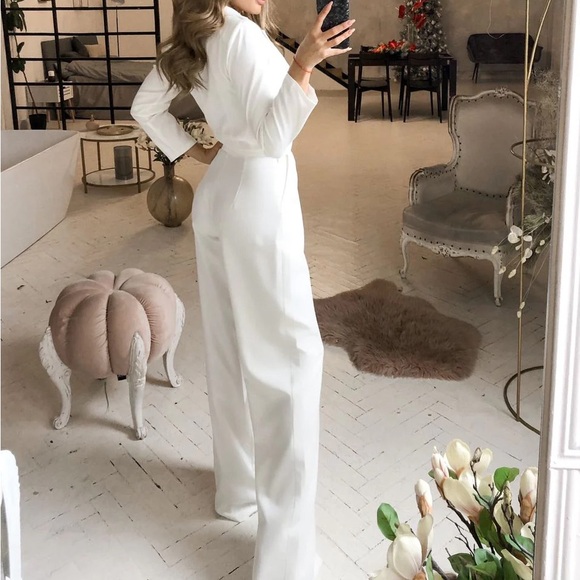 Elegant White Jumpsuit - Picture 2 of 5